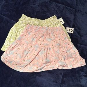 2 pack girls skirts size Large